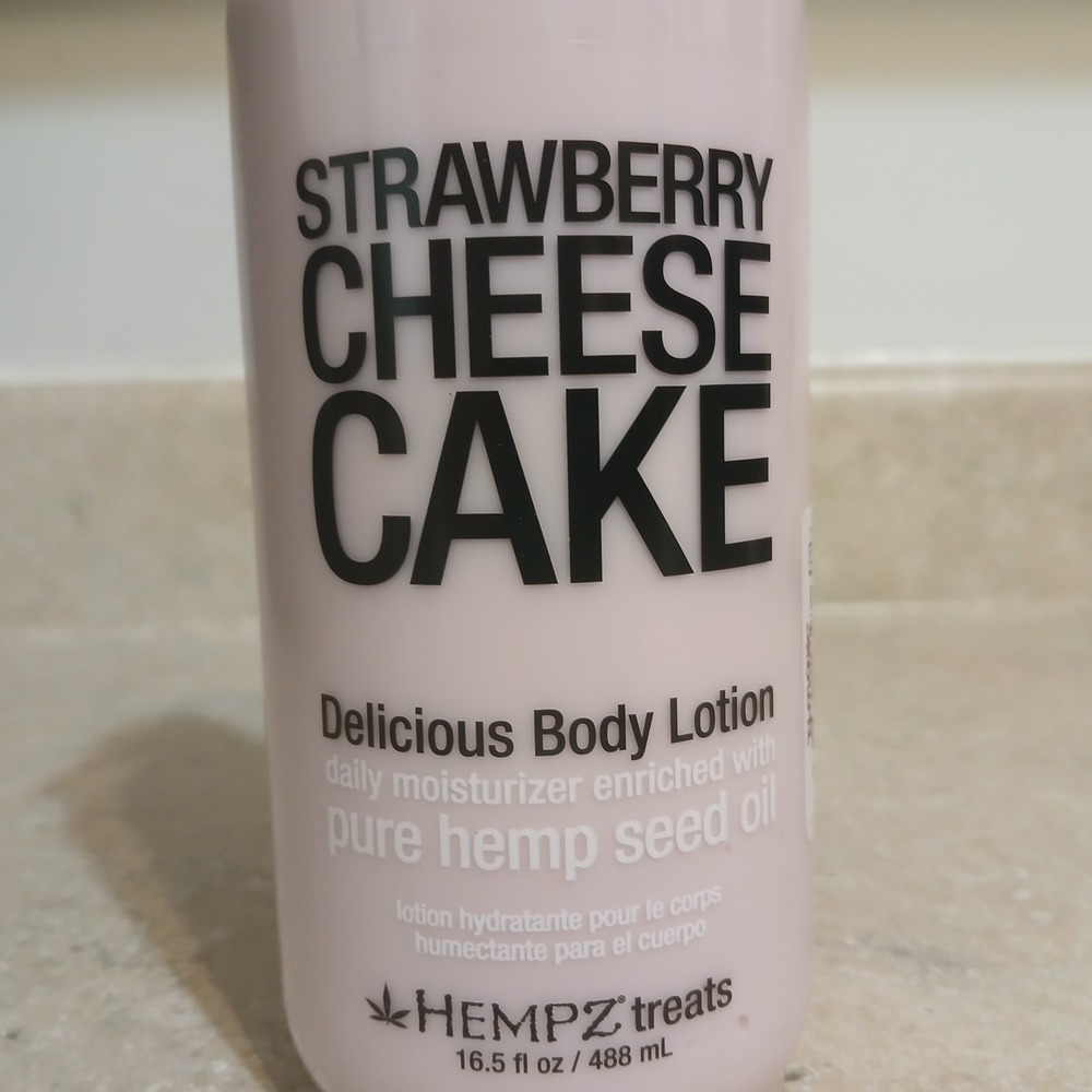 Hempz Treats Strawberry Cheesecake Body Lotions New!
